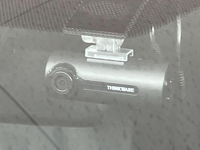 ヤリス Ｘ　禁煙車　純正ディスプレイオーデイオ　バックカメラ　Ａｐｐｌｅｃａｒｐｌａｙ　Ｂｌｕｅｔｏｏｔｈ　ドラレコ　ＥＴＣ　衝突被害軽減システム　スマートキー　オートハイビーム　車線逸脱警報　オートライト（6枚目）