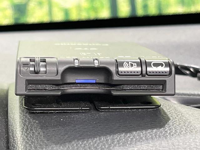 ヤリス Ｘ　禁煙車　純正ディスプレイオーデイオ　バックカメラ　Ａｐｐｌｅｃａｒｐｌａｙ　Ｂｌｕｅｔｏｏｔｈ　ドラレコ　ＥＴＣ　衝突被害軽減システム　スマートキー　オートハイビーム　車線逸脱警報　オートライト（7枚目）