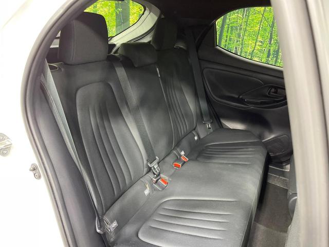 ヤリス Ｘ　禁煙車　純正ディスプレイオーデイオ　バックカメラ　Ａｐｐｌｅｃａｒｐｌａｙ　Ｂｌｕｅｔｏｏｔｈ　ドラレコ　ＥＴＣ　衝突被害軽減システム　スマートキー　オートハイビーム　車線逸脱警報　オートライト（9枚目）