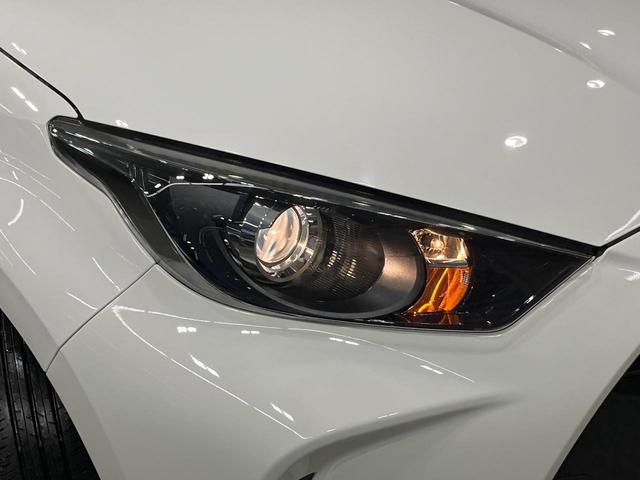 ヤリス Ｘ　禁煙車　純正ディスプレイオーデイオ　バックカメラ　Ａｐｐｌｅｃａｒｐｌａｙ　Ｂｌｕｅｔｏｏｔｈ　ドラレコ　ＥＴＣ　衝突被害軽減システム　スマートキー　オートハイビーム　車線逸脱警報　オートライト（12枚目）