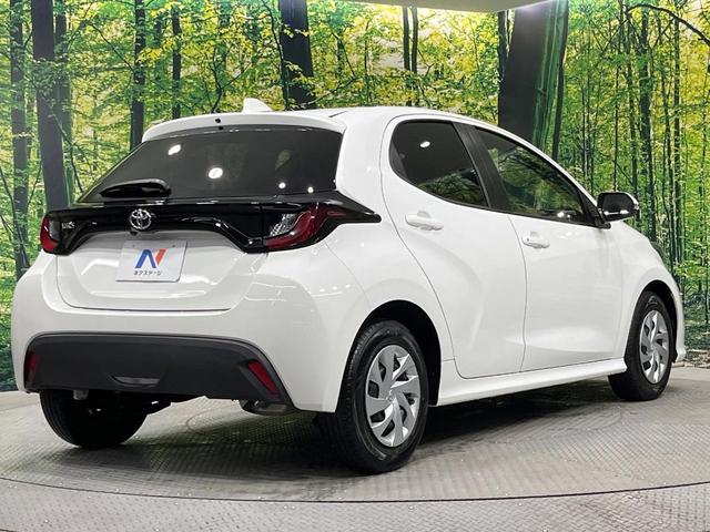 ヤリス Ｘ　禁煙車　純正ディスプレイオーデイオ　バックカメラ　Ａｐｐｌｅｃａｒｐｌａｙ　Ｂｌｕｅｔｏｏｔｈ　ドラレコ　ＥＴＣ　衝突被害軽減システム　スマートキー　オートハイビーム　車線逸脱警報　オートライト（17枚目）