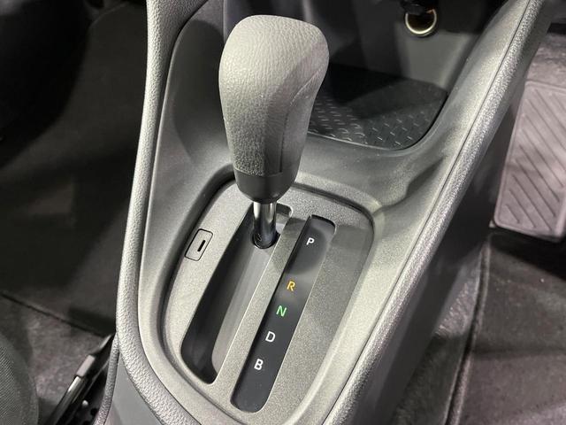 ヤリス Ｘ　禁煙車　純正ディスプレイオーデイオ　バックカメラ　Ａｐｐｌｅｃａｒｐｌａｙ　Ｂｌｕｅｔｏｏｔｈ　ドラレコ　ＥＴＣ　衝突被害軽減システム　スマートキー　オートハイビーム　車線逸脱警報　オートライト（34枚目）