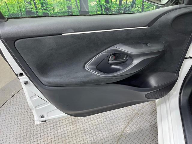 ヤリス Ｘ　禁煙車　純正ディスプレイオーデイオ　バックカメラ　Ａｐｐｌｅｃａｒｐｌａｙ　Ｂｌｕｅｔｏｏｔｈ　ドラレコ　ＥＴＣ　衝突被害軽減システム　スマートキー　オートハイビーム　車線逸脱警報　オートライト（42枚目）