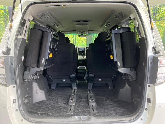 ヴェルファイア ２．４Ｚ　プラチナセレクションＩＩ　タイプゴールド　禁煙車　両側電動ドア　純正ＳＤナビ　９型後席モニター　バックカメラ　電動リアゲート　コーナーセンサー　スマートキー　ＨＩＤヘッド　ビルトインＥＴＣ　純正１８インチアルミ　デュアルエアコン　リアエアコン（11枚目）