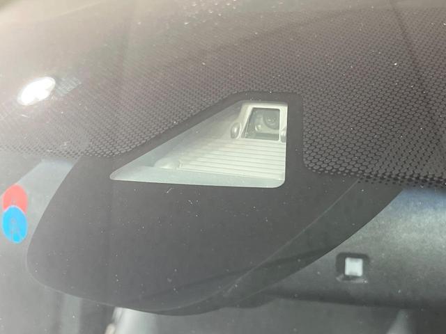 ヴェゼル ハイブリッドＲＳ・ホンダセンシング　禁煙車　純正８型ＳＤナビ　バックカメラ　衝突被害軽減システム　レーダークルーズ　ハーフレザーシート　シートヒーター　ドラレコ　コーナーセンサー　ＬＥＤヘッドライト　ＥＴＣ　純正１８インチアルミ（3枚目）