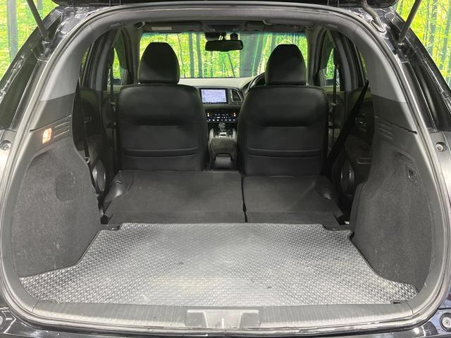 ヴェゼル ハイブリッドＲＳ・ホンダセンシング　禁煙車　純正８型ＳＤナビ　バックカメラ　衝突被害軽減システム　レーダークルーズ　ハーフレザーシート　シートヒーター　ドラレコ　コーナーセンサー　ＬＥＤヘッドライト　ＥＴＣ　純正１８インチアルミ（10枚目）