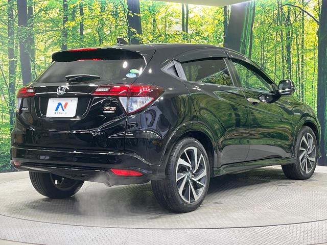 ヴェゼル ハイブリッドＲＳ・ホンダセンシング　禁煙車　純正８型ＳＤナビ　バックカメラ　衝突被害軽減システム　レーダークルーズ　ハーフレザーシート　シートヒーター　ドラレコ　コーナーセンサー　ＬＥＤヘッドライト　ＥＴＣ　純正１８インチアルミ（17枚目）