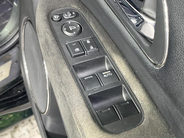 ヴェゼル ハイブリッドＲＳ・ホンダセンシング　禁煙車　純正８型ＳＤナビ　バックカメラ　衝突被害軽減システム　レーダークルーズ　ハーフレザーシート　シートヒーター　ドラレコ　コーナーセンサー　ＬＥＤヘッドライト　ＥＴＣ　純正１８インチアルミ（22枚目）