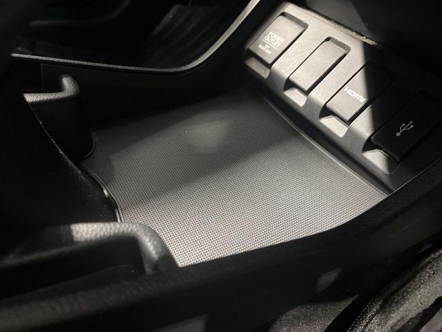 ヴェゼル ハイブリッドＲＳ・ホンダセンシング　禁煙車　純正８型ＳＤナビ　バックカメラ　衝突被害軽減システム　レーダークルーズ　ハーフレザーシート　シートヒーター　ドラレコ　コーナーセンサー　ＬＥＤヘッドライト　ＥＴＣ　純正１８インチアルミ（46枚目）