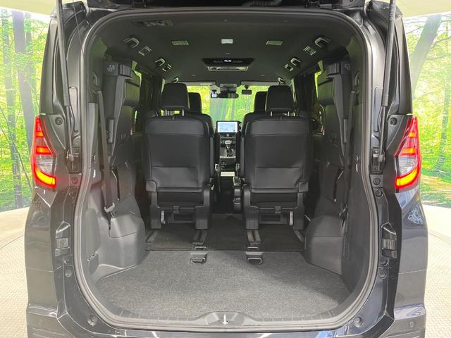 ノア Ｓ－Ｚ　禁煙車　純正１０型ディスプレイオーディオ　両側電動ドア　１４型後席モニター　バックカメラ　衝突被害軽減システム　レーダークルーズ　合皮コンビシート　ドラレコ　ＬＥＤヘッド　ＥＴＣ２．０（11枚目）