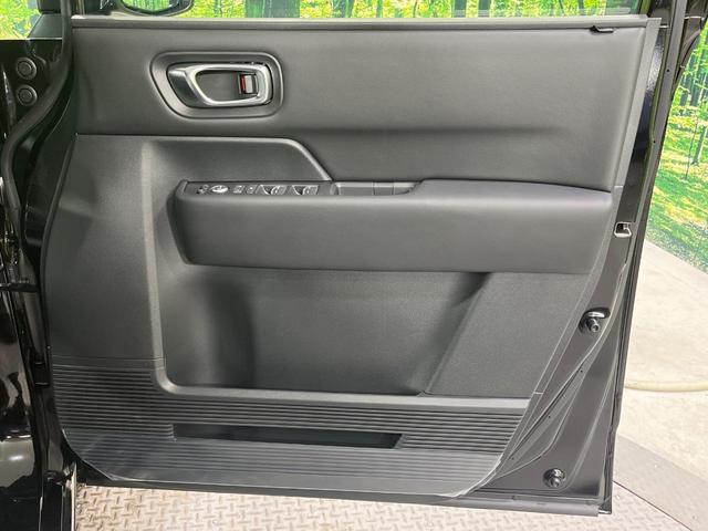 ステップワゴン ｅ：ＨＥＶスパーダ　登録済未使用車　両側電動ドア　衝突被害軽減システム　レーダークルーズ　電動リアゲート　合皮コンビシート　コーナーセンサー　シートヒーター　ＬＥＤヘッドライト　純正１６インチアルミホイール　車線逸脱警報（22枚目）