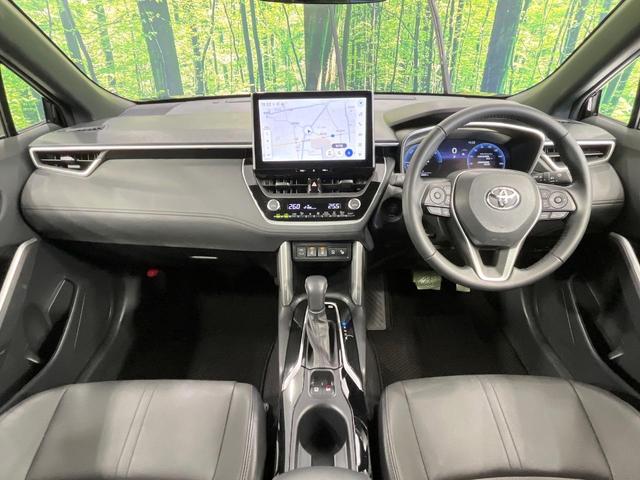 カローラクロス ハイブリッド　Ｚ　禁煙車　パノラマルーフ　純正１０．５型ディスプレイオーディオ　全周囲カメラ　衝突被害軽減システム　レーダークルーズ　パワーシート　電動リアゲート　ＥＴＣ２．０　ハーフレザーシート　前席シートヒーター（2枚目）