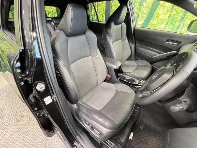 カローラクロス ハイブリッド　Ｚ　禁煙車　パノラマルーフ　純正１０．５型ディスプレイオーディオ　全周囲カメラ　衝突被害軽減システム　レーダークルーズ　パワーシート　電動リアゲート　ＥＴＣ２．０　ハーフレザーシート　前席シートヒーター（8枚目）