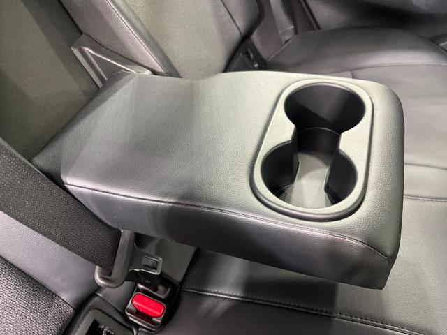 カローラクロス ハイブリッド　Ｚ　禁煙車　パノラマルーフ　純正１０．５型ディスプレイオーディオ　全周囲カメラ　衝突被害軽減システム　レーダークルーズ　パワーシート　電動リアゲート　ＥＴＣ２．０　ハーフレザーシート　前席シートヒーター（48枚目）