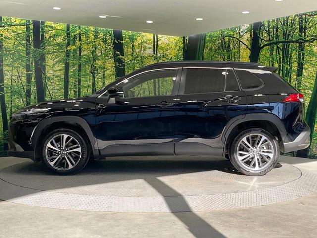 カローラクロス ハイブリッド　Ｚ　禁煙車　パノラマルーフ　純正１０．５型ディスプレイオーディオ　全周囲カメラ　衝突被害軽減システム　レーダークルーズ　パワーシート　電動リアゲート　ＥＴＣ２．０　ハーフレザーシート　前席シートヒーター（62枚目）