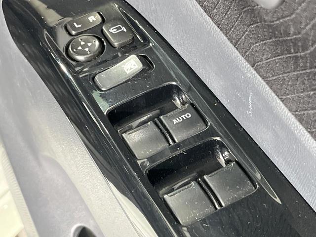 パレットＳＷ ＸＳ　禁煙車　電動スライドドア　スマートキー　ＨＩＤヘッドライト　純正１４インチアルミホイール　オートエアコン　ＣＤ再生　シートアンダーボックス　電動格納ドアミラー　フロントフォグライト　ドアバイザー（22枚目）