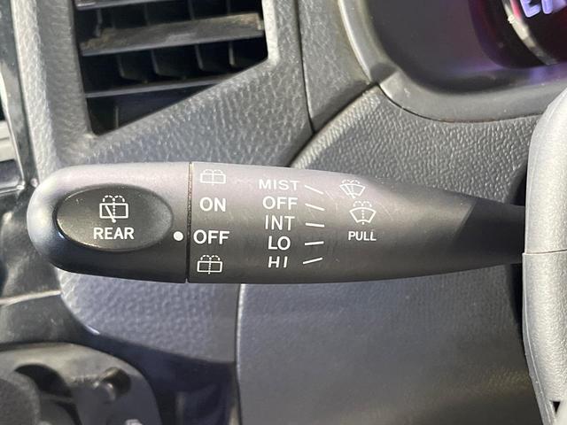 パレットＳＷ ＸＳ　禁煙車　電動スライドドア　スマートキー　ＨＩＤヘッドライト　純正１４インチアルミホイール　オートエアコン　ＣＤ再生　シートアンダーボックス　電動格納ドアミラー　フロントフォグライト　ドアバイザー（28枚目）