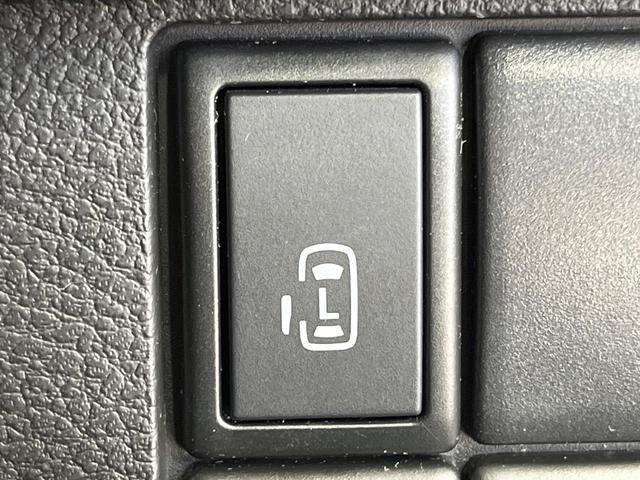 スペーシア Ｇリミテッド　禁煙車　電動スライドドア　純正ＳＤナビ　バックカメラ　衝突被害軽減システム　シートヒーター　コーナーセンサー　スマートキー　ＬＥＤヘッド　ビルトインＥＴＣ　車線逸脱警報　オートエアコン（7枚目）