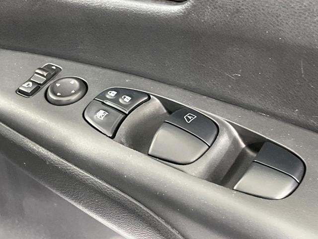 セレナ ハイウェイスター　Ｖセレクション　禁煙車　両側電動ドア　純正９型ＳＤナビ　１１型後席モニター　全周囲カメラ　プロパイロット　衝突被害軽減システム　レーダークルーズ　ドラレコ　コーナーセンサー　ＬＥＤヘッド　ＥＴＣ　デジタルインナーミラ（22枚目）