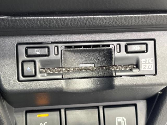 プリウス Ｇ　全周囲カメラ　衝突被害軽減システム　レーダークルーズ　禁煙車　ドラレコ　コーナーセンサー　スマートキー　ＬＥＤヘッド　ＥＴＣ２．０　純正１９インチアルミ　オートハイビーム　車線逸脱警報　オートライト（6枚目）