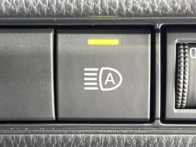 プリウス Ｇ　全周囲カメラ　衝突被害軽減システム　レーダークルーズ　禁煙車　ドラレコ　コーナーセンサー　スマートキー　ＬＥＤヘッド　ＥＴＣ２．０　純正１９インチアルミ　オートハイビーム　車線逸脱警報　オートライト（24枚目）