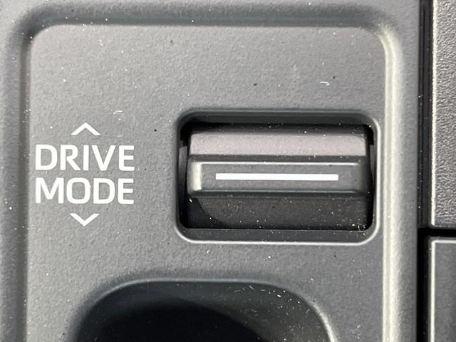 プリウス Ｇ　全周囲カメラ　衝突被害軽減システム　レーダークルーズ　禁煙車　ドラレコ　コーナーセンサー　スマートキー　ＬＥＤヘッド　ＥＴＣ２．０　純正１９インチアルミ　オートハイビーム　車線逸脱警報　オートライト（40枚目）