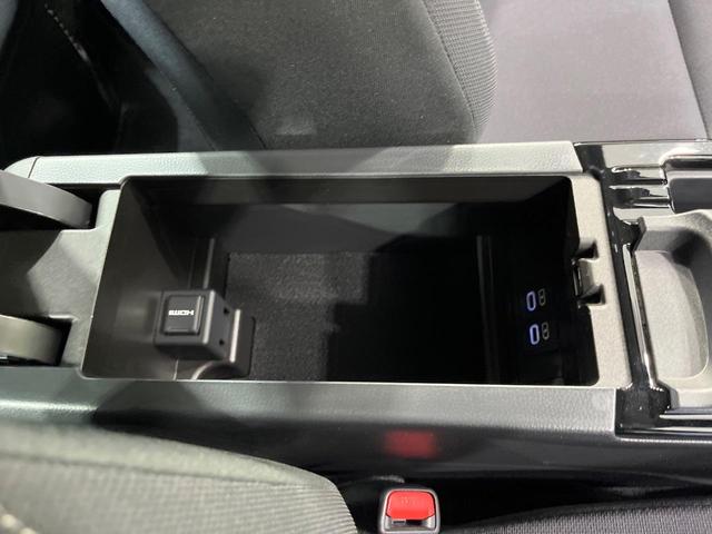 プリウス Ｇ　全周囲カメラ　衝突被害軽減システム　レーダークルーズ　禁煙車　ドラレコ　コーナーセンサー　スマートキー　ＬＥＤヘッド　ＥＴＣ２．０　純正１９インチアルミ　オートハイビーム　車線逸脱警報　オートライト（44枚目）