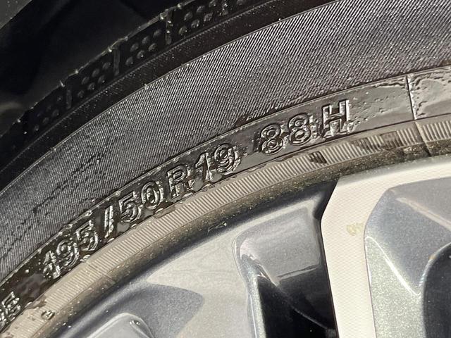 プリウス Ｇ　全周囲カメラ　衝突被害軽減システム　レーダークルーズ　禁煙車　ドラレコ　コーナーセンサー　スマートキー　ＬＥＤヘッド　ＥＴＣ２．０　純正１９インチアルミ　オートハイビーム　車線逸脱警報　オートライト（55枚目）