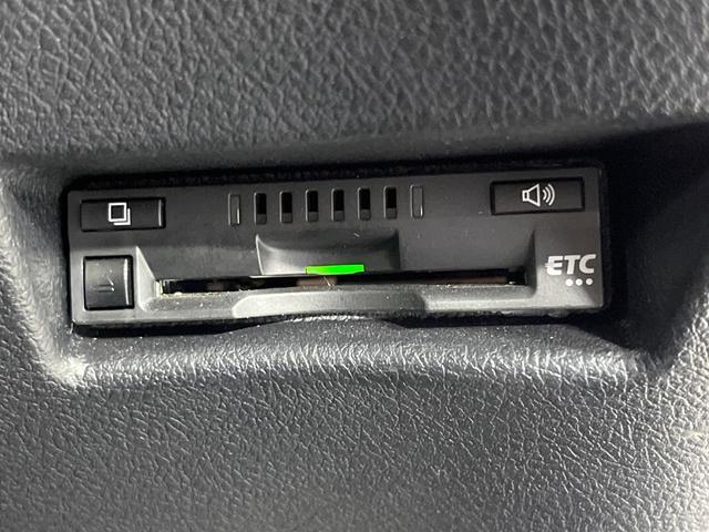 シエンタ ハイブリッドＧ　クエロ　モデリスタフルエアロ　両側電動ドア　純正ＳＤナビ　バックカメラ　衝突被害軽減システム　禁煙車　ドラレコ　コーナーセンサー　スマートキー　ＬＥＤヘッド　ＥＴＣ　クルコン　オートハイビーム　車線逸脱警報（7枚目）