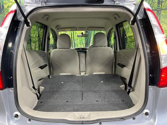 ���i�̂���������ʋ΁A���}���ɏ\���ȉ׎��X�y�[�X���m�ۂ��Ă���܂��B�Z�J���h�V�[�g��|���ƁA�傫�ȉו��̐ύڂ��\�ł���