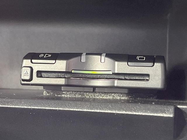 セレナ ハイウェイスター　Ｓ－ハイブリッド　両側電動ドア　ＳＤナビ　後席モニター　バックカメラ　禁煙車　スマートキー　ＨＩＤヘッド　ＥＴＣ　クルコン　純正１６インチアルミ　オートライト　オートエアコン　Ｂｌｕｅｔｏｏｔｈ　ＣＤ　ＤＶＤ再生（7枚目）