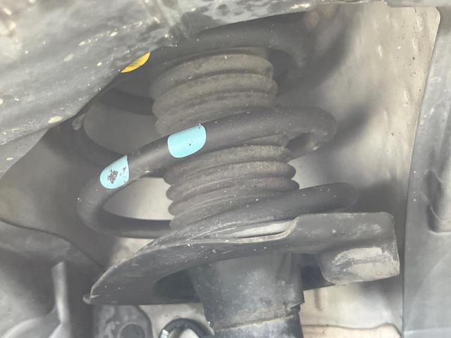 セレナ ハイウェイスター　Ｓ－ハイブリッド　両側電動ドア　ＳＤナビ　後席モニター　バックカメラ　禁煙車　スマートキー　ＨＩＤヘッド　ＥＴＣ　クルコン　純正１６インチアルミ　オートライト　オートエアコン　Ｂｌｕｅｔｏｏｔｈ　ＣＤ　ＤＶＤ再生（20枚目）