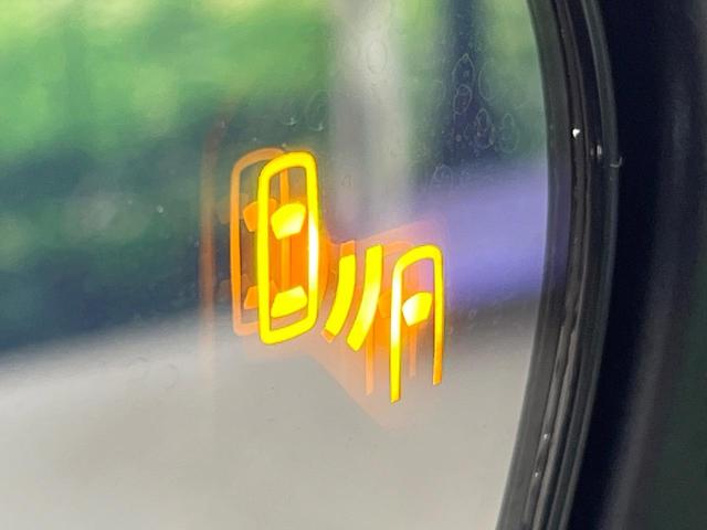 ヤリスクロス ハイブリッドＺ　禁煙車　純正８型ＤＡ　バックカメラ　衝突被害軽減システム　レーダークルーズ　合皮コンビシート　パワーシート　シートヒータ　コーナーセンサー　ＬＥＤヘッド　ＥＴＣ　純正１８インチアルミ　オートハイビーム（7枚目）