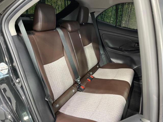 ヤリスクロス ハイブリッドＺ　禁煙車　純正８型ＤＡ　バックカメラ　衝突被害軽減システム　レーダークルーズ　合皮コンビシート　パワーシート　シートヒータ　コーナーセンサー　ＬＥＤヘッド　ＥＴＣ　純正１８インチアルミ　オートハイビーム（9枚目）