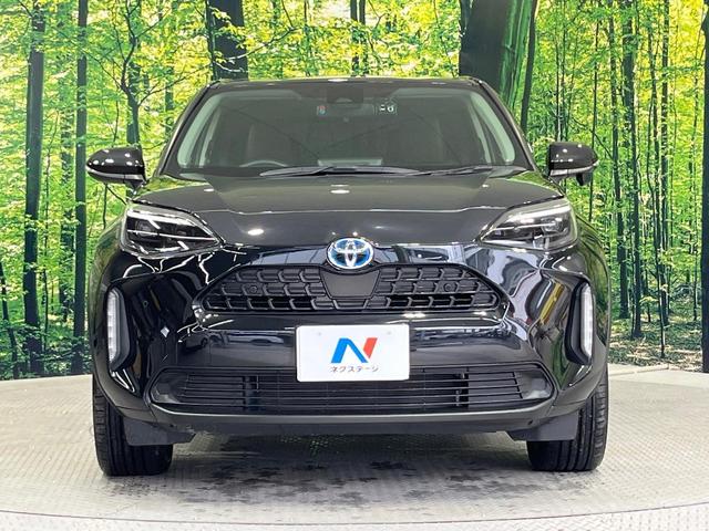 ヤリスクロス ハイブリッドＺ　禁煙車　純正８型ＤＡ　バックカメラ　衝突被害軽減システム　レーダークルーズ　合皮コンビシート　パワーシート　シートヒータ　コーナーセンサー　ＬＥＤヘッド　ＥＴＣ　純正１８インチアルミ　オートハイビーム（14枚目）