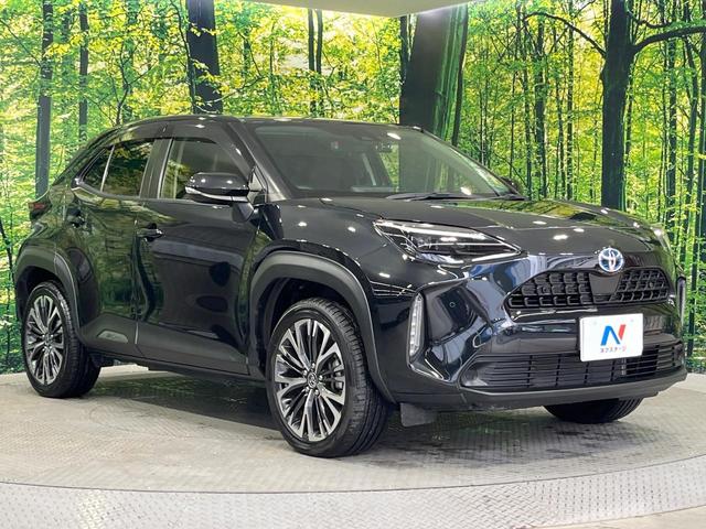 ヤリスクロス ハイブリッドＺ　禁煙車　純正８型ＤＡ　バックカメラ　衝突被害軽減システム　レーダークルーズ　合皮コンビシート　パワーシート　シートヒータ　コーナーセンサー　ＬＥＤヘッド　ＥＴＣ　純正１８インチアルミ　オートハイビーム（16枚目）