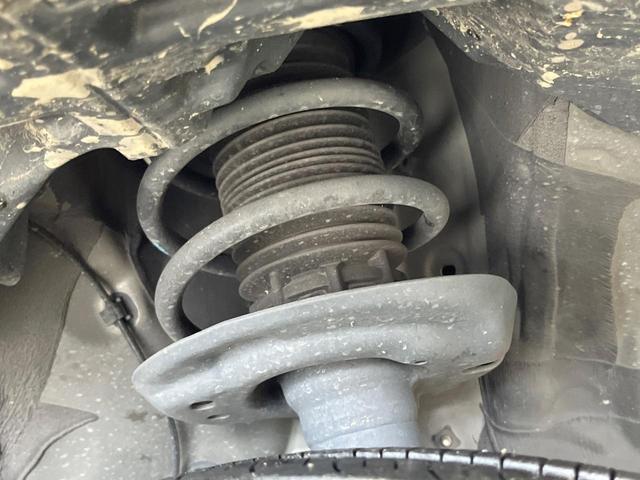 ヤリスクロス ハイブリッドＺ　禁煙車　純正８型ＤＡ　バックカメラ　衝突被害軽減システム　レーダークルーズ　合皮コンビシート　パワーシート　シートヒータ　コーナーセンサー　ＬＥＤヘッド　ＥＴＣ　純正１８インチアルミ　オートハイビーム（20枚目）