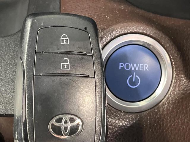 ヤリスクロス ハイブリッドＺ　禁煙車　純正８型ＤＡ　バックカメラ　衝突被害軽減システム　レーダークルーズ　合皮コンビシート　パワーシート　シートヒータ　コーナーセンサー　ＬＥＤヘッド　ＥＴＣ　純正１８インチアルミ　オートハイビーム（22枚目）