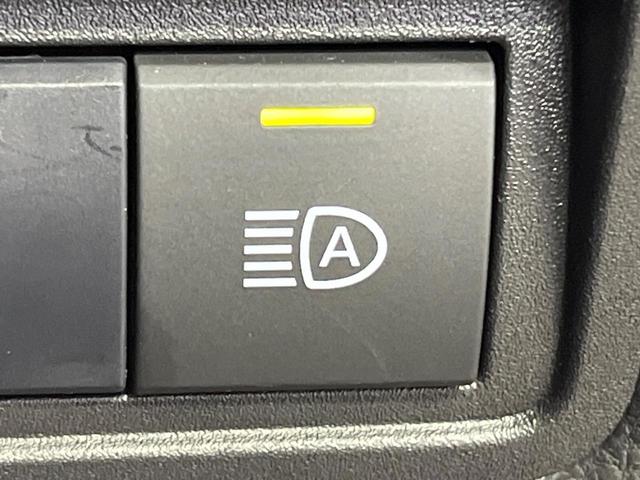 ヤリスクロス ハイブリッドＺ　禁煙車　純正８型ＤＡ　バックカメラ　衝突被害軽減システム　レーダークルーズ　合皮コンビシート　パワーシート　シートヒータ　コーナーセンサー　ＬＥＤヘッド　ＥＴＣ　純正１８インチアルミ　オートハイビーム（25枚目）