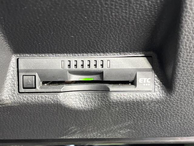 ヤリスクロス ハイブリッドＺ　禁煙車　純正８型ＤＡ　バックカメラ　衝突被害軽減システム　レーダークルーズ　合皮コンビシート　パワーシート　シートヒータ　コーナーセンサー　ＬＥＤヘッド　ＥＴＣ　純正１８インチアルミ　オートハイビーム（26枚目）