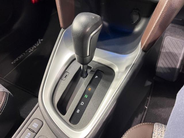 ヤリスクロス ハイブリッドＺ　禁煙車　純正８型ＤＡ　バックカメラ　衝突被害軽減システム　レーダークルーズ　合皮コンビシート　パワーシート　シートヒータ　コーナーセンサー　ＬＥＤヘッド　ＥＴＣ　純正１８インチアルミ　オートハイビーム（37枚目）