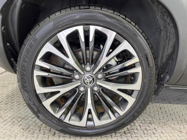 ヤリスクロス ハイブリッドＺ　禁煙車　純正８型ＤＡ　バックカメラ　衝突被害軽減システム　レーダークルーズ　合皮コンビシート　パワーシート　シートヒータ　コーナーセンサー　ＬＥＤヘッド　ＥＴＣ　純正１８インチアルミ　オートハイビーム（54枚目）