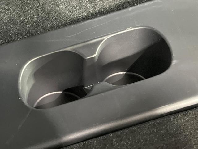 ヤリスクロス ハイブリッドＺ　禁煙車　純正８型ＤＡ　バックカメラ　衝突被害軽減システム　レーダークルーズ　合皮コンビシート　パワーシート　シートヒータ　コーナーセンサー　ＬＥＤヘッド　ＥＴＣ　純正１８インチアルミ　オートハイビーム（59枚目）