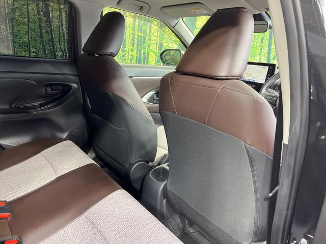 ヤリスクロス ハイブリッドＺ　禁煙車　純正８型ＤＡ　バックカメラ　衝突被害軽減システム　レーダークルーズ　合皮コンビシート　パワーシート　シートヒータ　コーナーセンサー　ＬＥＤヘッド　ＥＴＣ　純正１８インチアルミ　オートハイビーム（60枚目）