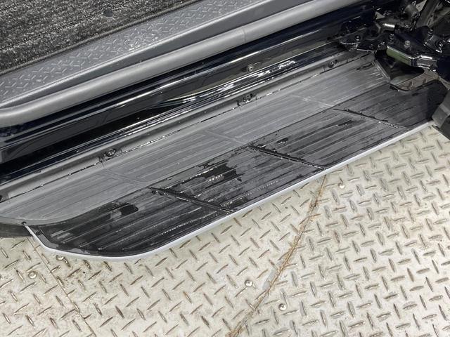 ヴォクシー ハイブリッドS-Z 禁煙車 両側電動ドア 10.5型DA 14型後席モニター 全周囲カメラ 100V電源 衝突被害軽減システム レーダークルーズ 電動リアゲート 電動サイドステップ コーナーセンサー ETC2.0(7枚目)