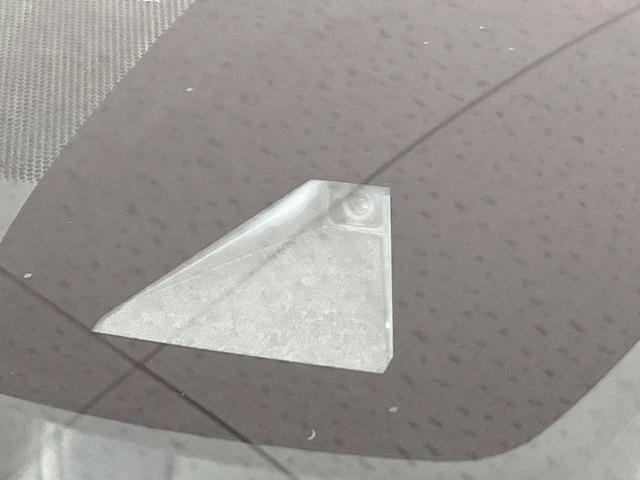 �y�g���^�Z�[�t�e�B�Z���X�z���s���ɑO���̎ԗ�����F�����A�Փ˂������Ȏ��͌x��ƃu���[�L�ŏՓˉ���Ɣ�Q�y�����A�V�X�g�B�����S�Ƀh���C�u�����y���݂��������܂��B