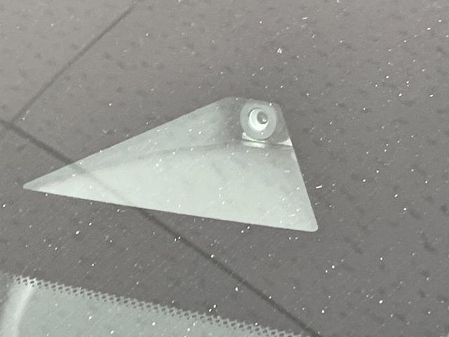 �y�C���e���W�F���g�G�}�[�W�F���V�[�u���[�L�z�t�����g�J�����őO���̎ԗ�����s�҂����m�B�Փ˂������Ȏ��͏Փ˔�Q�y���u���[�L���쓮�A�Փˉ�����T�|�[�g�B�����S�Ƀh���C�u�����y���݂��������܂��B