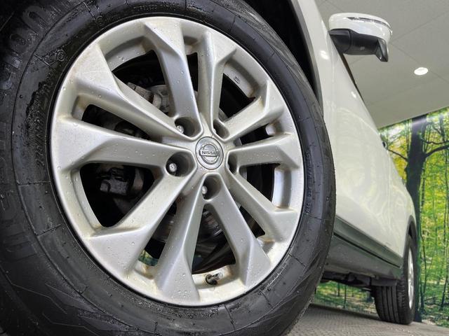 エクストレイル ２０Ｘ　エマージェンシーブレーキパッケージ　禁煙車　純正ＳＤナビ　バックカメラ　衝突被害軽減システム　防水シート　コーナーセンサー　スマートキー　ＥＴＣ　純正１７インチアルミホイール　シートヒーター　オートライト　オートエアコン　ＣＤ再生（13枚目）