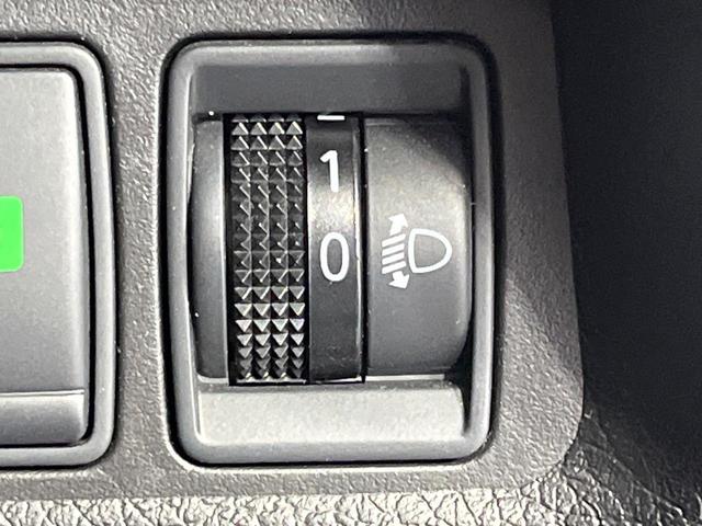 エクストレイル ２０Ｘ　エマージェンシーブレーキパッケージ　禁煙車　純正ＳＤナビ　バックカメラ　衝突被害軽減システム　防水シート　コーナーセンサー　スマートキー　ＥＴＣ　純正１７インチアルミホイール　シートヒーター　オートライト　オートエアコン　ＣＤ再生（26枚目）