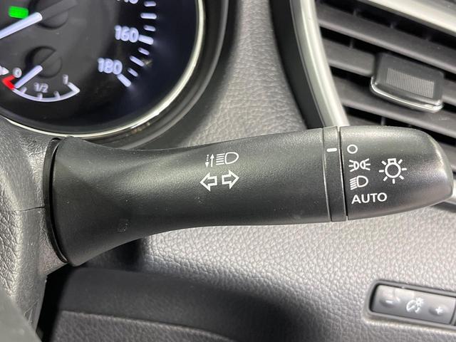 エクストレイル ２０Ｘ　エマージェンシーブレーキパッケージ　禁煙車　純正ＳＤナビ　バックカメラ　衝突被害軽減システム　防水シート　コーナーセンサー　スマートキー　ＥＴＣ　純正１７インチアルミホイール　シートヒーター　オートライト　オートエアコン　ＣＤ再生（30枚目）